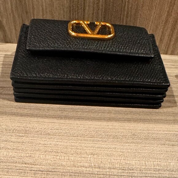 Valentino Garavani V-Logo Signature Leather Card Case in Black Brand New w/tags - Picture 3 of 8